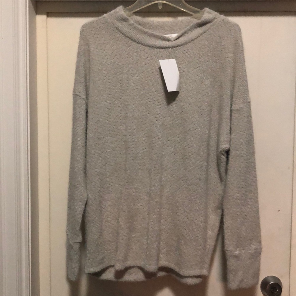 Cream/gray sweater